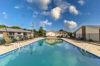 Saddlebrook in Henderson, KY - Foto de edificio - Building Photo