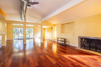 19951 Acre St in Northridge, CA - Building Photo - Building Photo