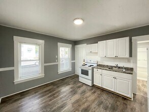 421 Spruce St in Manchester, NH - Building Photo - Building Photo