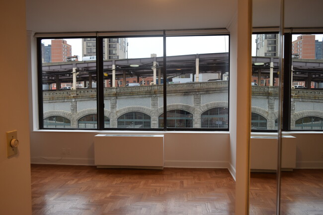 418 E 59th St in New York, NY - Building Photo - Building Photo