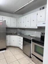 3115 Oakland Shores Dr in Oakland Park, FL - Building Photo - Building Photo