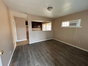 925 Calzona St in Los Angeles, CA - Building Photo - Building Photo