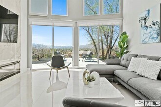 2665 Westview Blvd in Sparks, NV - Foto de edificio - Building Photo