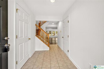 4596 Jasmine Dr in Center Valley, PA - Building Photo - Building Photo