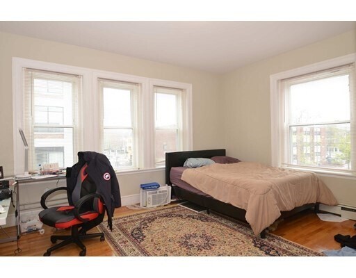 209 Babcock St in Brookline, MA - Building Photo - Building Photo