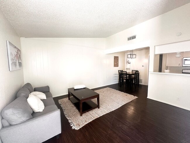5906 Emerald Forest Dr in Austin, TX - Building Photo - Building Photo