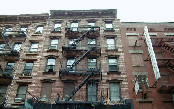 24 W Tenth St in New York, NY - Building Photo - Building Photo