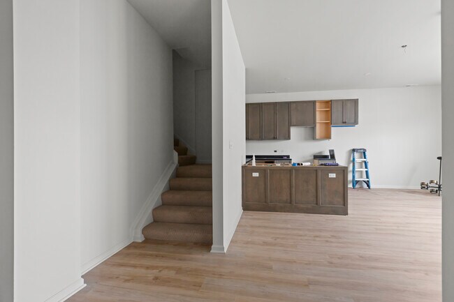 3121 N California Ave, Unit 1 in Chicago, IL - Building Photo - Building Photo