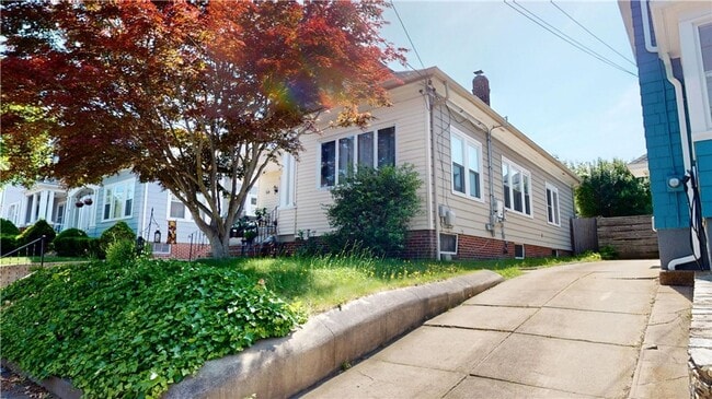 36 Lindy Ave in Providence, RI - Building Photo - Building Photo