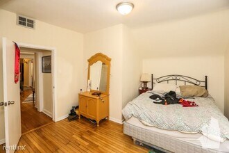 2231 N Sawyer Ave-Unit -# 2 in Chicago, IL - Building Photo - Building Photo