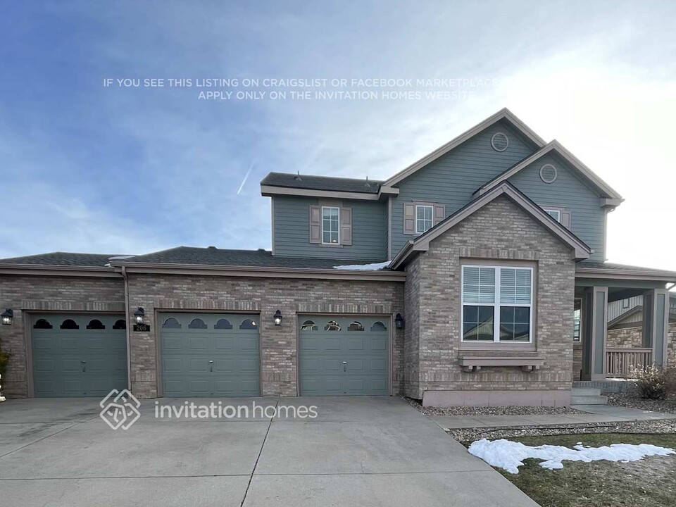 206 N Coolidge Way in Aurora, CO - Building Photo