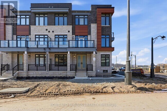 75 Jack Bowerbank Blvd in Oakville, ON - Building Photo - Building Photo