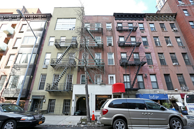 355 E 50th St in New York, NY - Foto de edificio - Building Photo