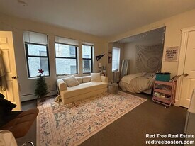 845 Beacon St, Unit 203 in Boston, MA - Building Photo