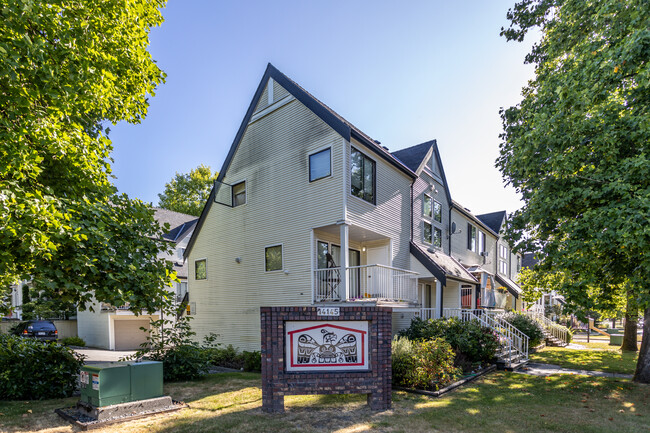 14145 103 Av in Surrey, BC - Building Photo - Building Photo