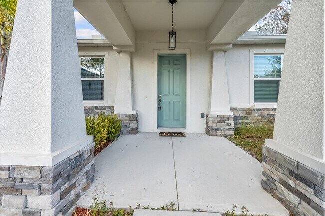 1011 Johnston Rd SE in Palm Bay, FL - Foto de edificio - Building Photo