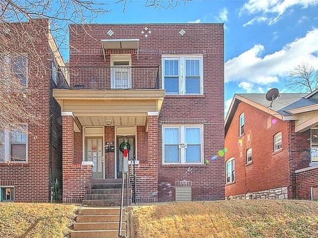 property at 4628 S Compton Ave