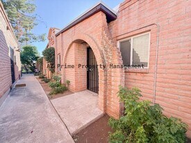 3056 N 32nd St in Phoenix, AZ - Building Photo