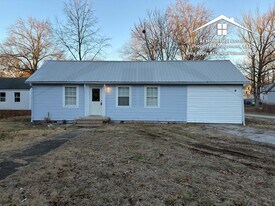 703 W 7th St in Fulton, MO - Building Photo