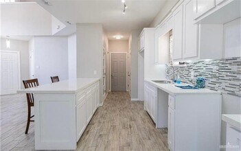 3204 Black Oak Ln in Mission, TX - Foto de edificio - Building Photo