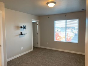 3657 W Sunrise Sky Ln in South Jordan, UT - Building Photo - Building Photo