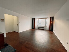 2615 W Fitch Ave in Chicago, IL - Foto de edificio - Building Photo