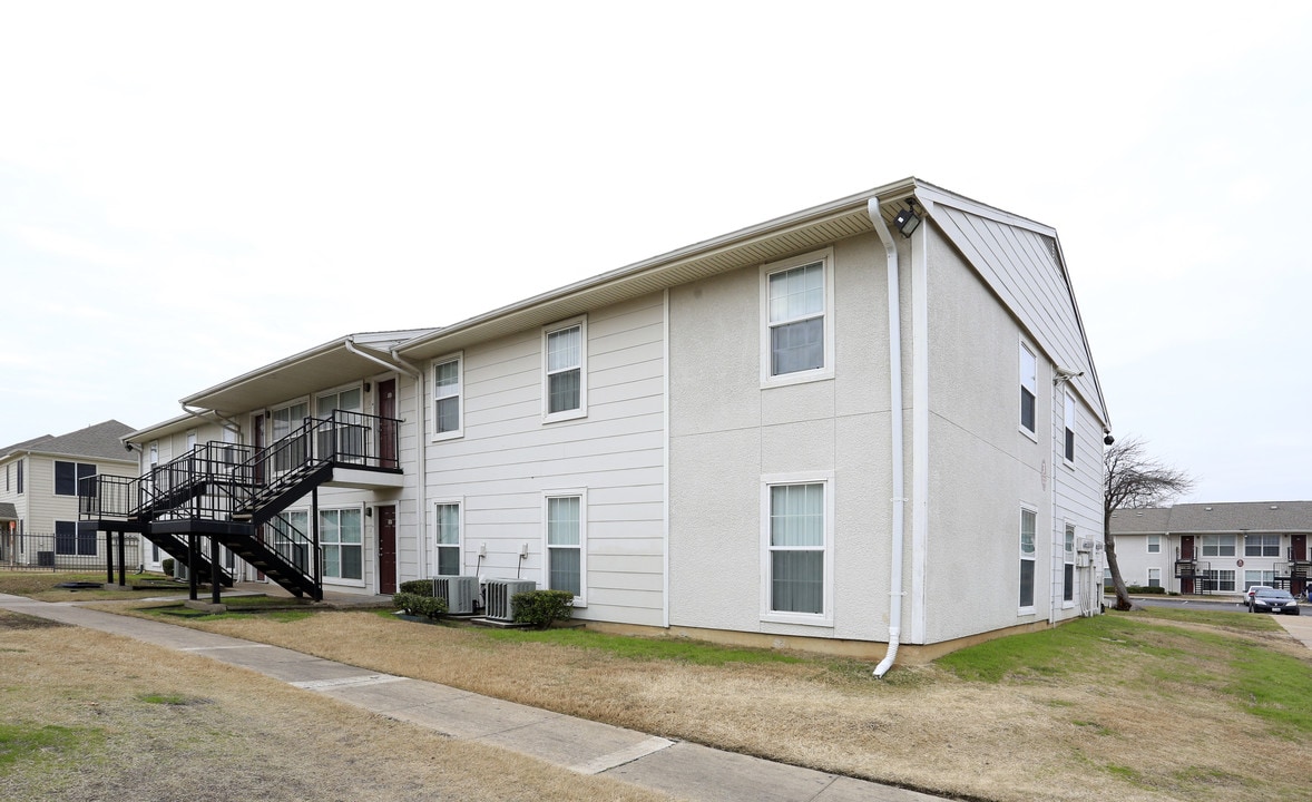 Shiloh Village Apartments in Dallas, TX - Building Photo