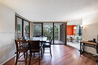 2000 Towerside Terrace, Unit 412 in Miami, FL - Foto de edificio - Building Photo