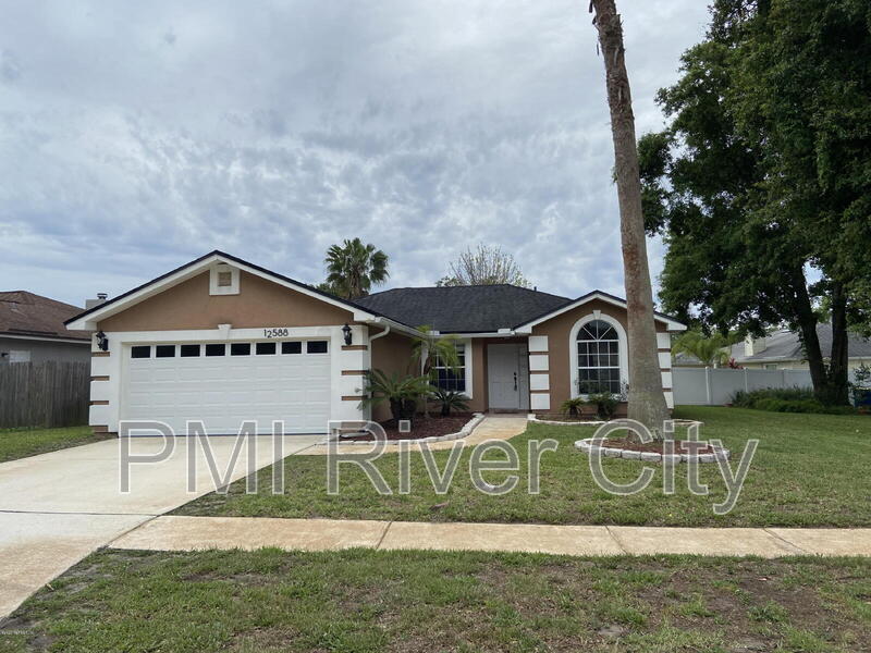 12588 Fish Hawk Ln in Jacksonville, FL - Building Photo