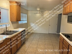 3713 Sechrest Ave in Bakersfield, CA - Building Photo - Building Photo