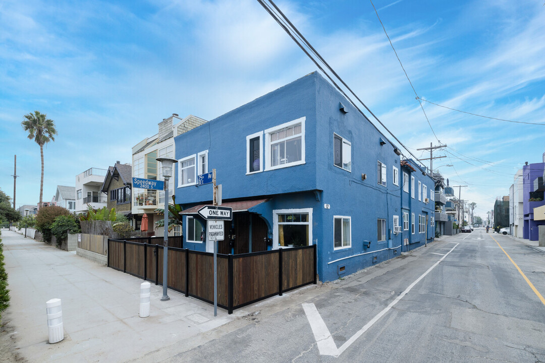 12 1/2 25th Pl in Venice, CA - Building Photo