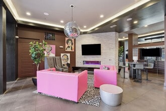 Capitol at Stonebriar in Frisco, TX - Foto de edificio - Building Photo