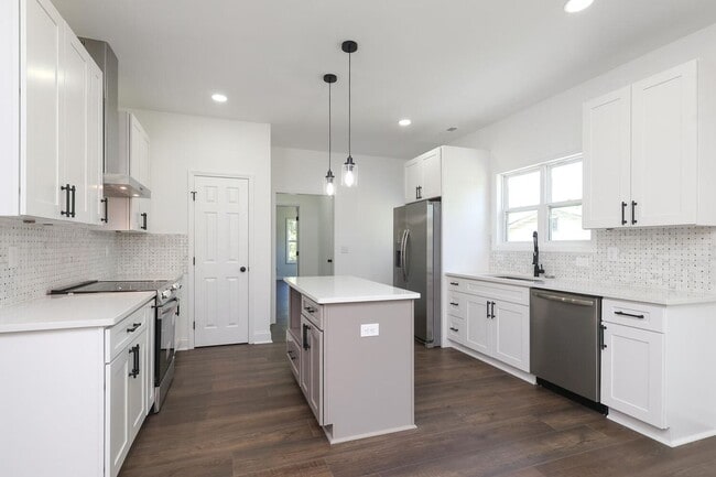 19501 S Hill St in Cornelius, NC - Building Photo - Building Photo
