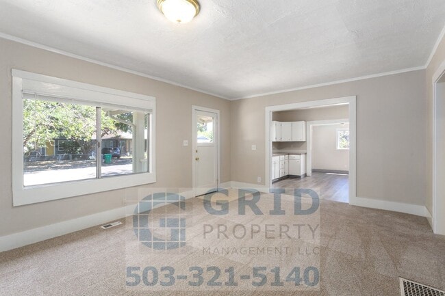 5519 SE 61st Ave in Portland, OR - Building Photo - Building Photo