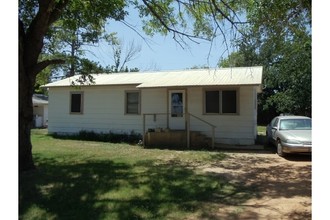 313-330 Webb St in Smithville, TX - Building Photo - Building Photo