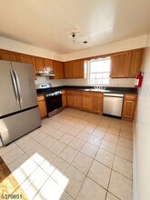498 Avon Ave in Newark, NJ - Building Photo - Building Photo