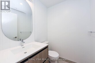 7950-7950 Bathurst St in Vaughan, ON - Building Photo - Building Photo
