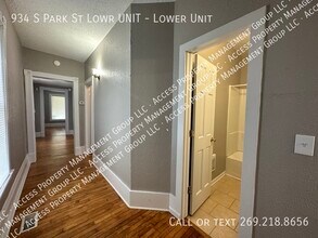 934 S Park St in Kalamazoo, MI - Building Photo - Building Photo