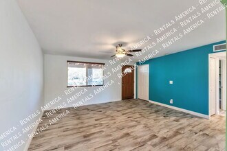 330 E Mountain Vista Dr in Tucson, AZ - Building Photo - Building Photo