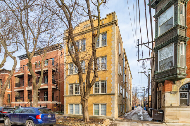 2215 N Bissell St in Chicago, IL - Building Photo - Building Photo