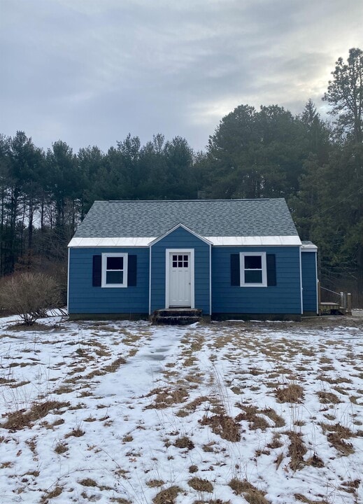 168 Main St in Pelham, NH - Building Photo