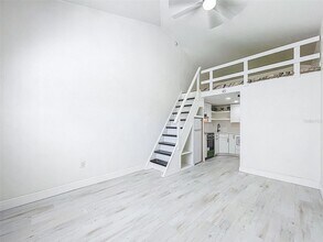 1600 Pasadena Dr in Dunedin, FL - Building Photo - Building Photo
