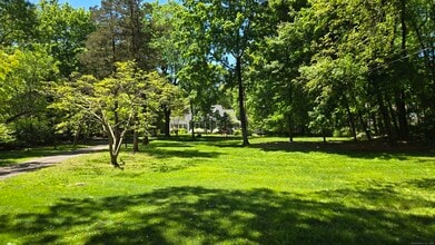 287 Georgetown Rd in Weston, CT - Building Photo - Building Photo