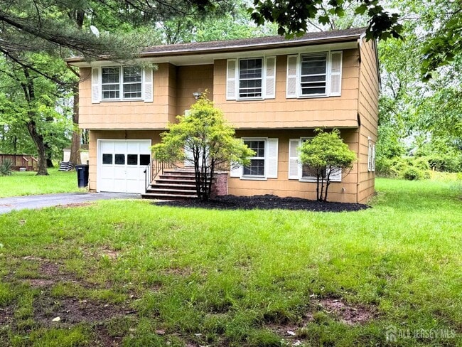 property at 5 Pelmont Pl