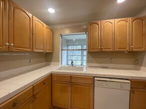 7875 Margate Blvd in Margate, FL - Building Photo - Building Photo