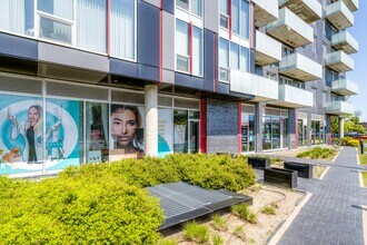 Rouge Condos in Mt Royal, QC - Building Photo - Building Photo