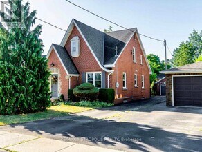 117 Queensway Dr in Brantford, ON - Building Photo - Building Photo