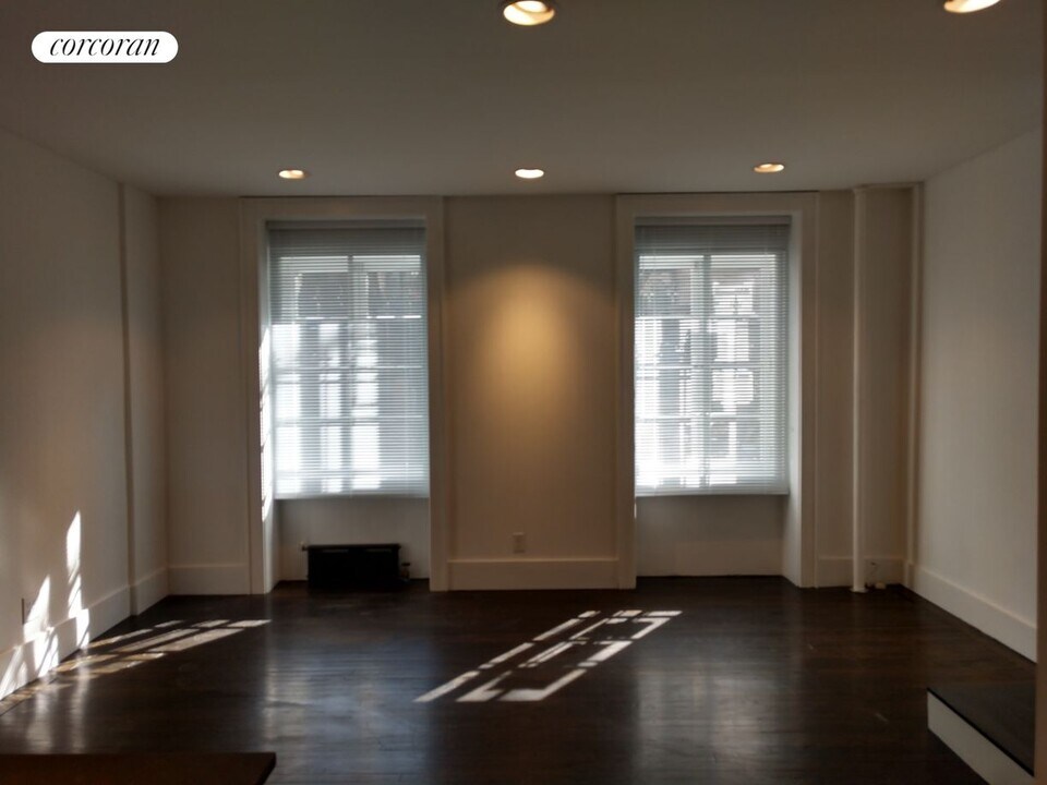 41 Grove St in New York, NY - Building Photo