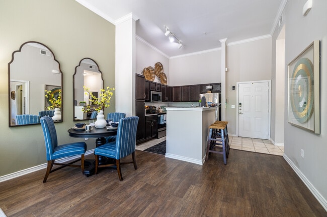 Prairie Crossing in Farmers Branch, TX - Foto de edificio - Interior Photo