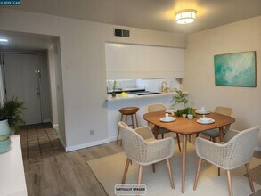 1600 Carmel Dr in Walnut Creek, CA - Building Photo - Building Photo